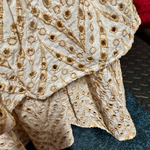 Lilly Pulitzer Yara Eyelet SET - Gold Metallic & Cream (Size 00) - Picture 6 of 10